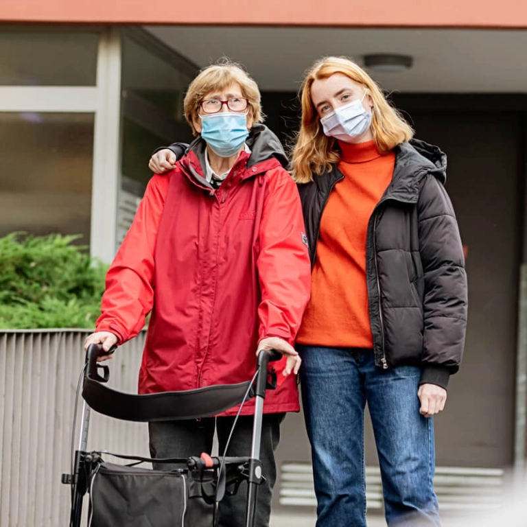 Image of Safely visiting at the nursing home pandemic crop2